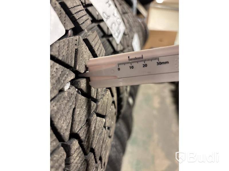 4 st. Vinterhjul Bridgestone 225/65R17 102S