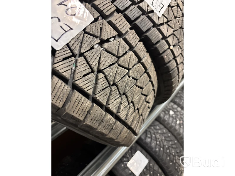 4 st. Vinterhjul Bridgestone 225/65R17 102S