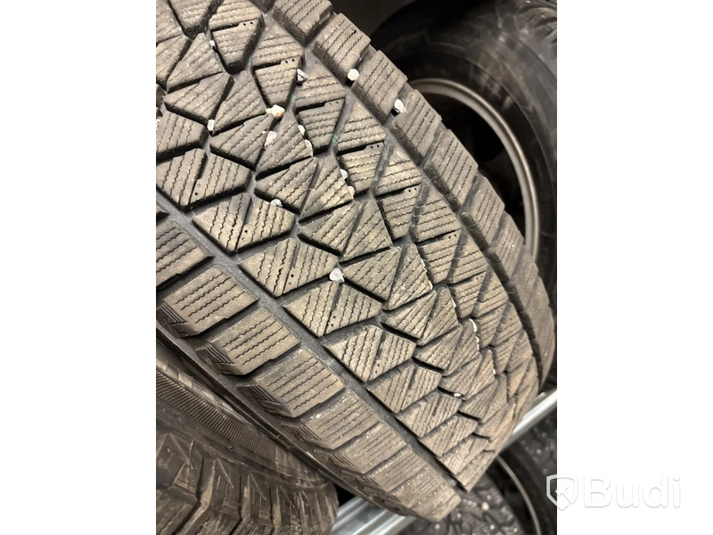 4 st. Vinterhjul Bridgestone 225/65R17 102S