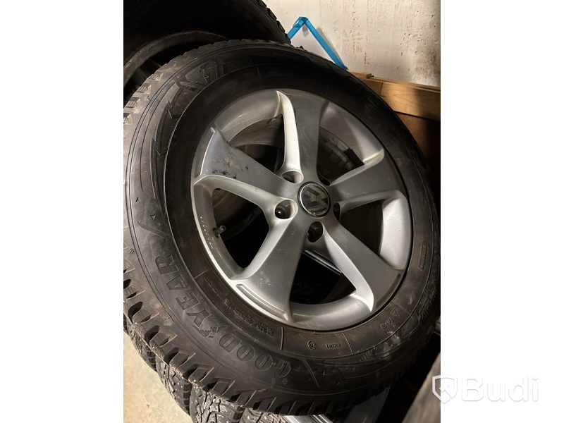 4 st. Vinterhjul Goodyear 215/55R16 102T