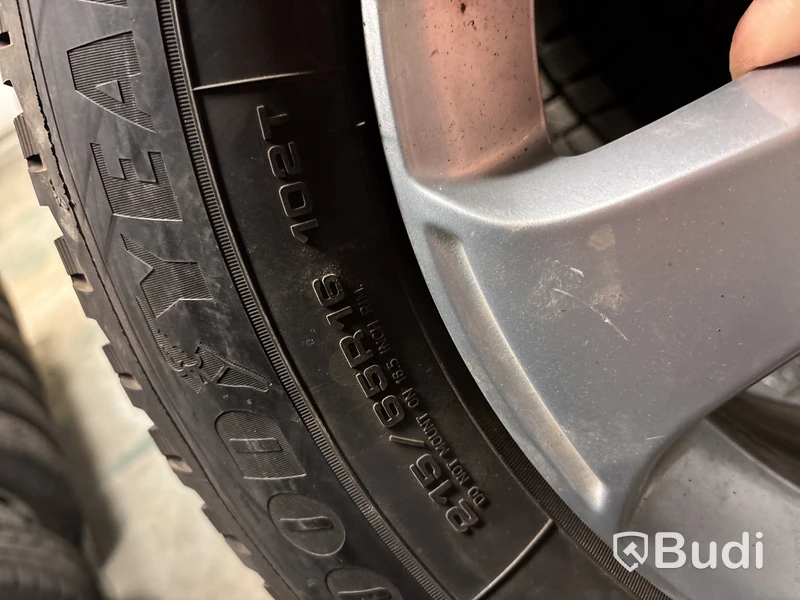 4 st. Vinterhjul Goodyear 215/55R16 102T