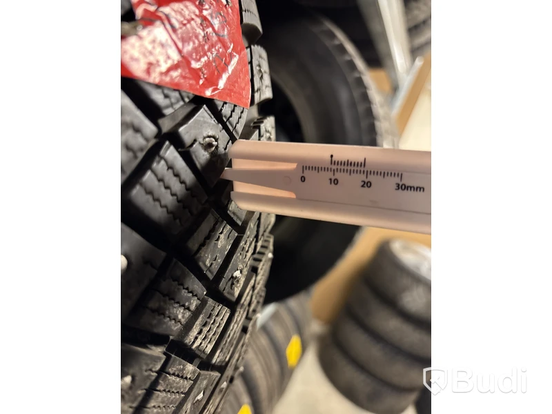 4 st. Vinterhjul Goodyear 215/55R16 102T