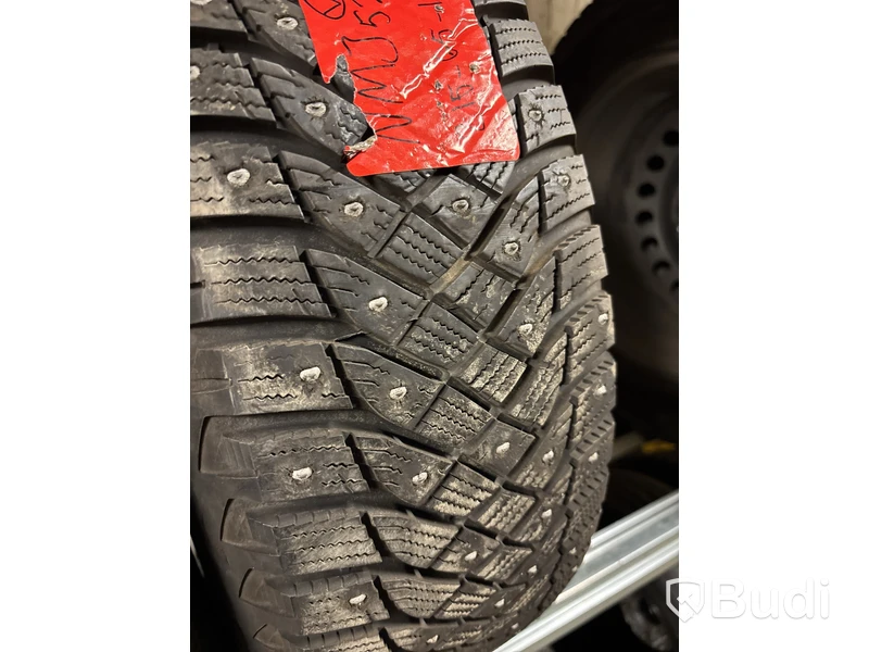 4 st. Vinterhjul Goodyear 215/55R16 102T