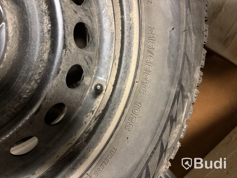 4 st. Vinterhjul Bridgestone 215/65R16 102S