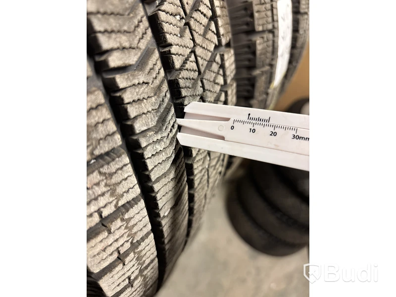 4 st. Vinterhjul Bridgestone 215/65R16 102S
