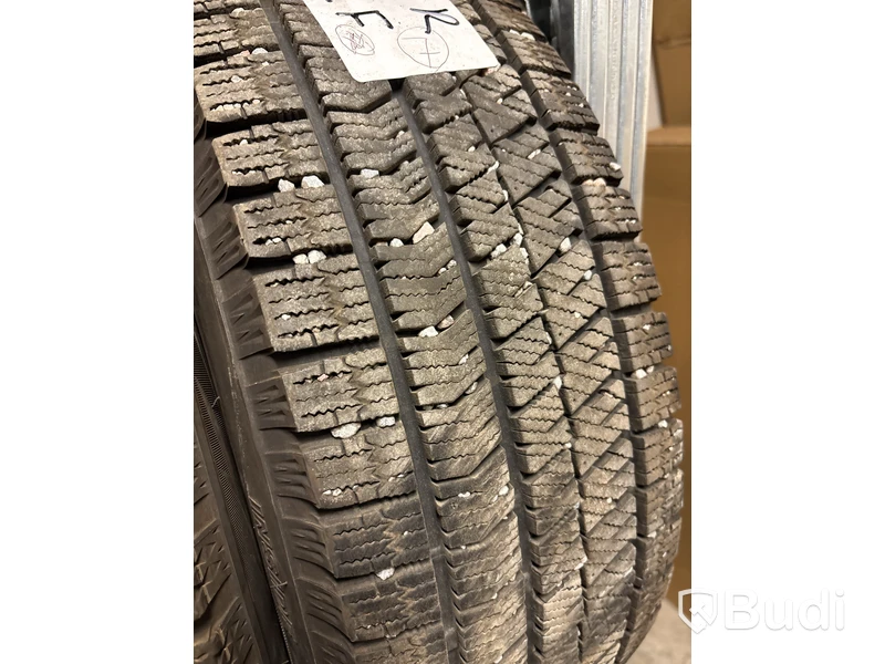 4 st. Vinterhjul Bridgestone 215/65R16 102S