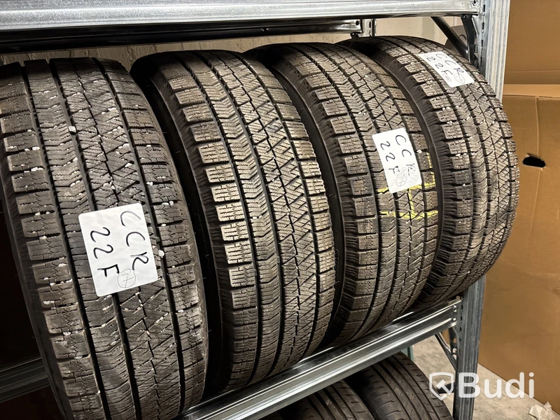 4 st. Vinterhjul Bridgestone 215/65R16 102S