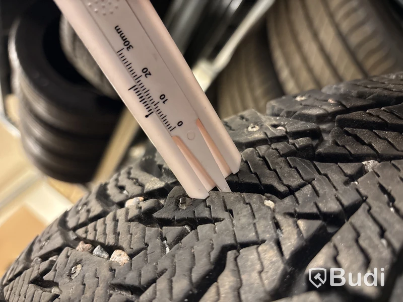 1 st. Vinterhjul Bridgestone 225/65R17 106T