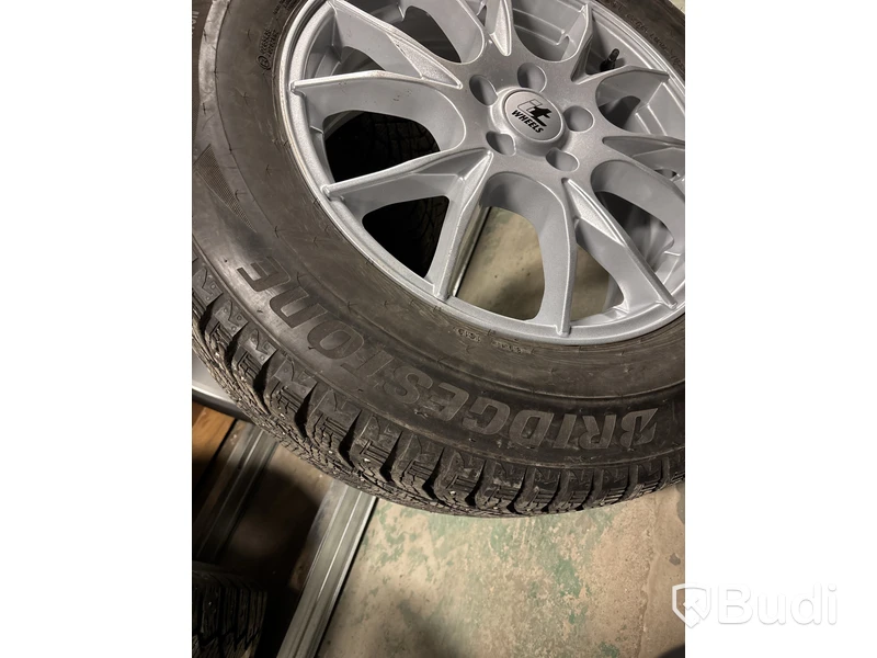 1 st. Vinterhjul Bridgestone 225/65R17 106T