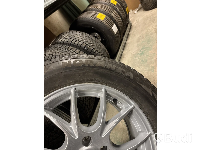 1 st. Vinterhjul Bridgestone 225/65R17 106T