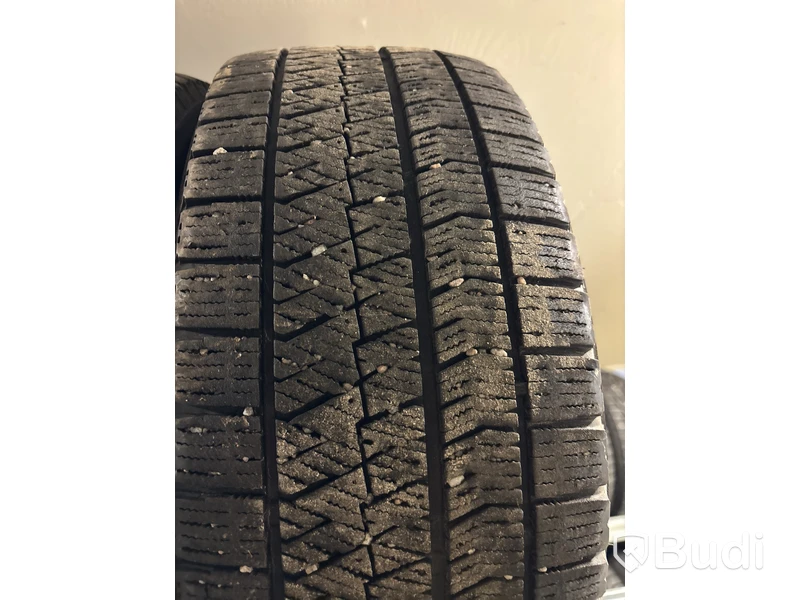 4 st. Vinterhjul Bridgestone 205/55R16 94T