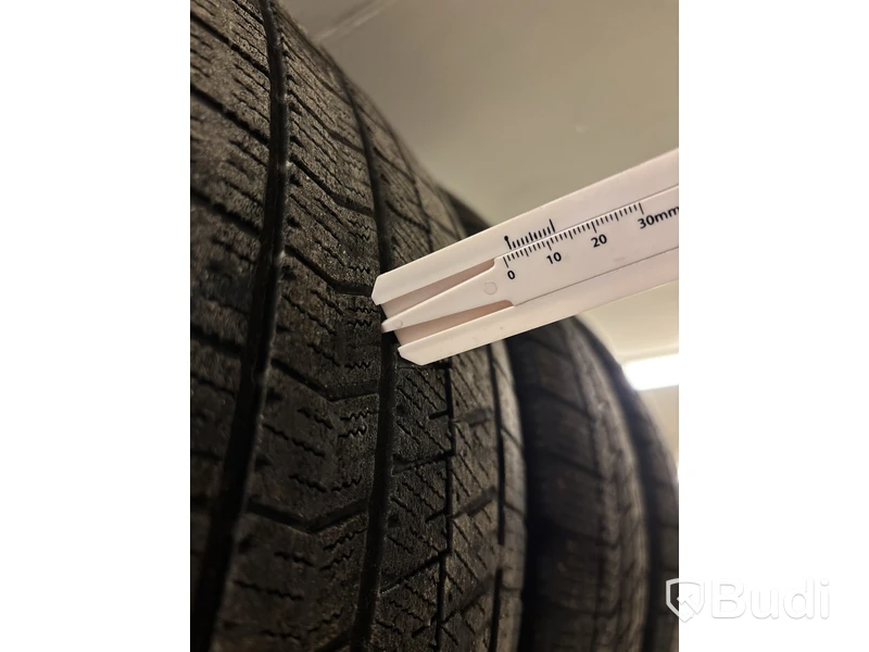 4 st. Vinterhjul Bridgestone 205/55R16 94T