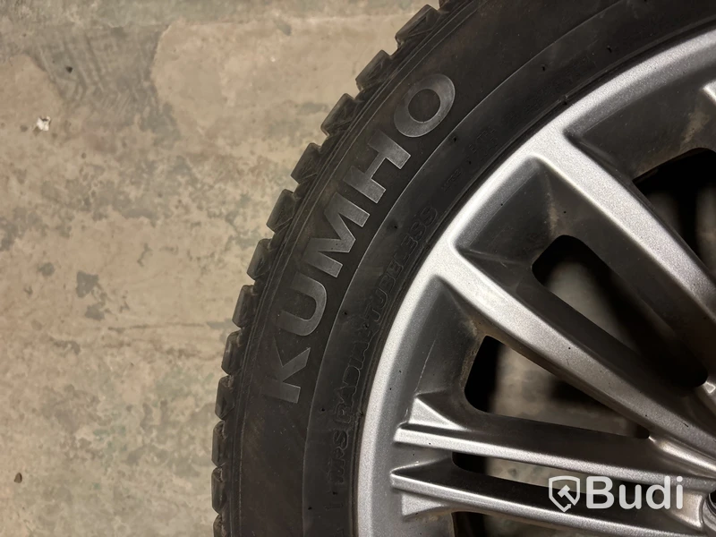 4 st. Vinterhjul Kumo 215/55R17 98T