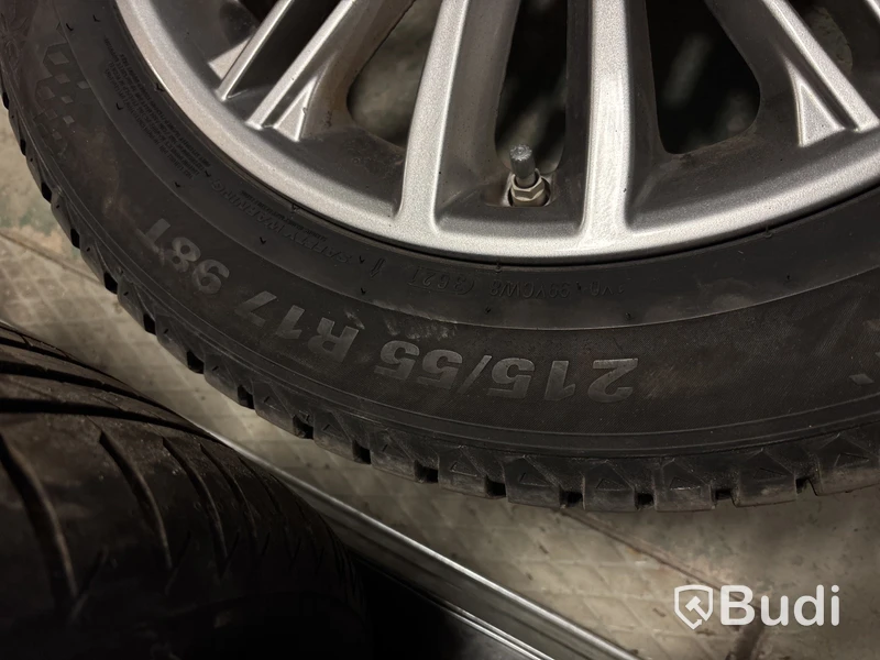 4 st. Vinterhjul Kumo 215/55R17 98T