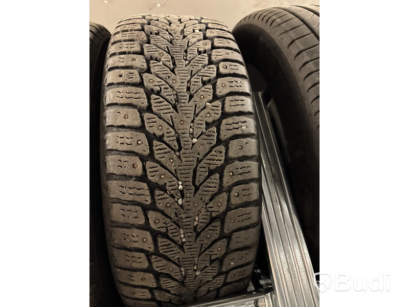 4 st. Vinterhjul Kumo 215/55R17 98T