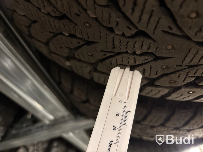 4 st. Vinterhjul Kumo 215/55R17 98T