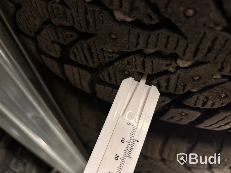 4 st. Vinterhjul Kumo 215/55R17 98T