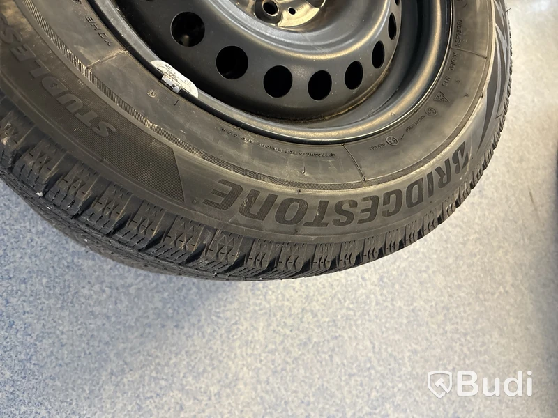 4 st. Vinterhjul Bridgestone 215/65R16 102S