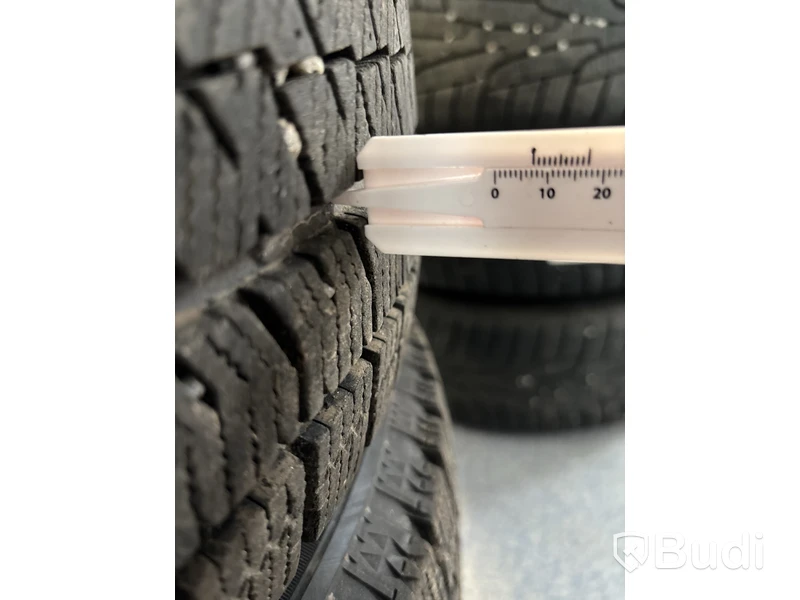 4 st. Vinterhjul Bridgestone 215/65R16 102S