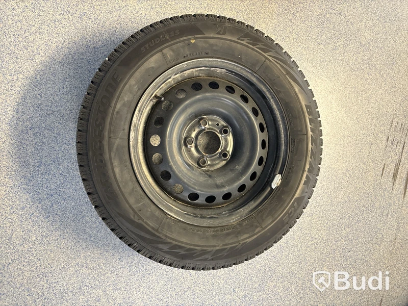 4 st. Vinterhjul Bridgestone 215/65R16 102S