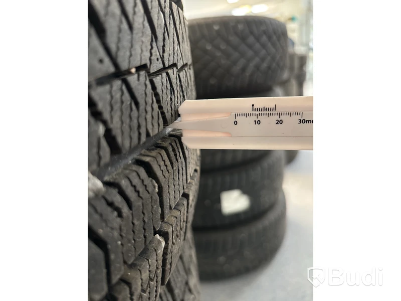 4 st. Vinterhjul Bridgestone 215/65R16 102S
