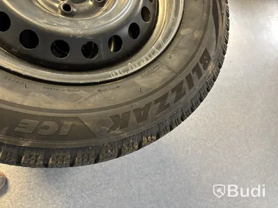 4 st. Vinterhjul Bridgestone 215/65R16 102S