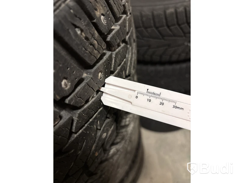1 st. Däck Nokian 205/65R15