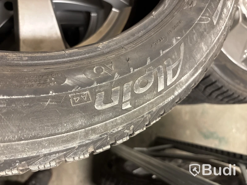 1 st. Däck Michelin 225/55R17