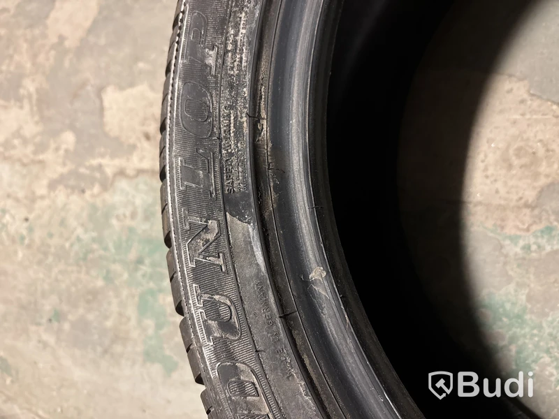 1 st. Vinterdäck Dunlop 225/50R18 99H