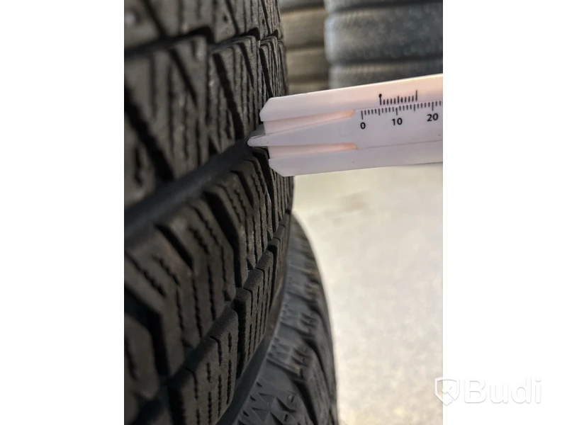 4 st. Vinterhjul Bridgestone 205/55R16 94T