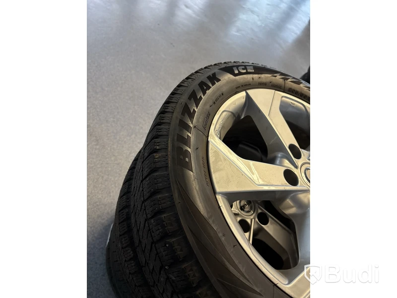 4 st. Vinterhjul Bridgestone 205/55R16 94T