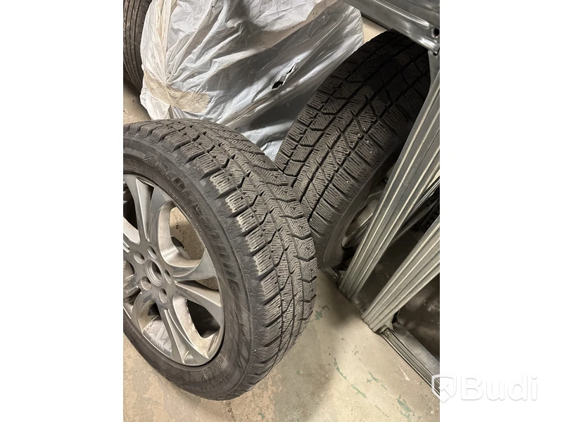 2 st. Vinterhjul Bridgestone 225/55R17 101T