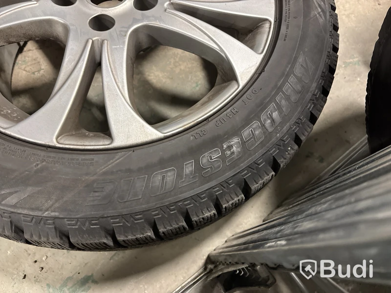 2 st. Vinterhjul Bridgestone 225/55R17 101T