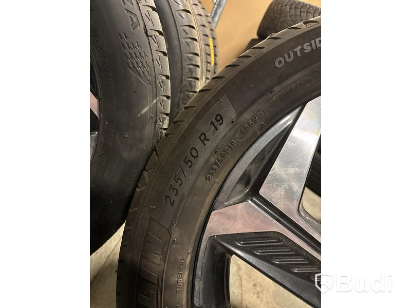 4 st. Sommarhjul Michelin 235/50R19