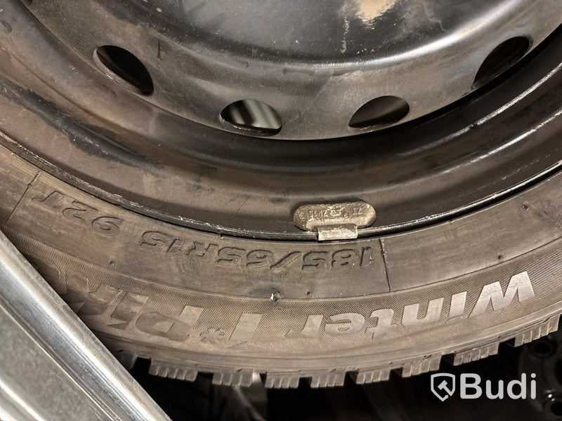 4 st . Vinterhjul Hankook 185/65R15 92T