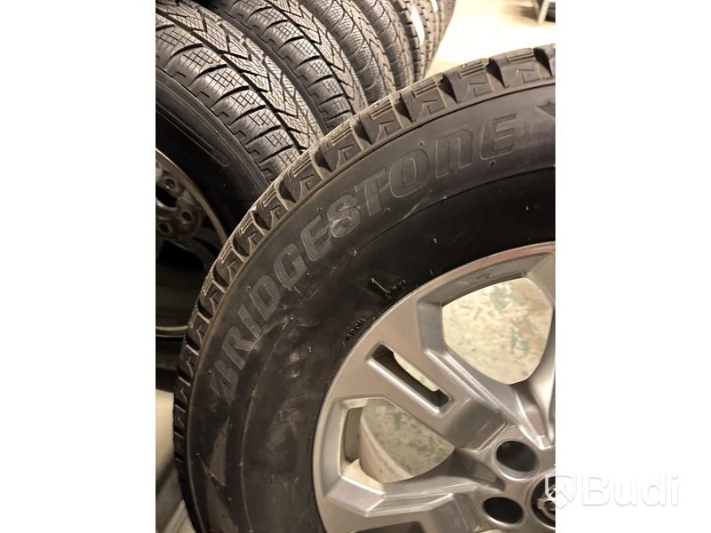 4 st. Vinterhjul Bridgestone 265/65R17 116T
