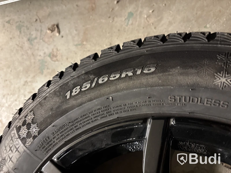 4 st. Vinterhjul Nexen 185/65R15
