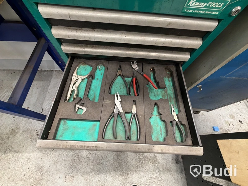 Verktygsvagn Kamasa tools inkl diverse verktyg 150cm hög