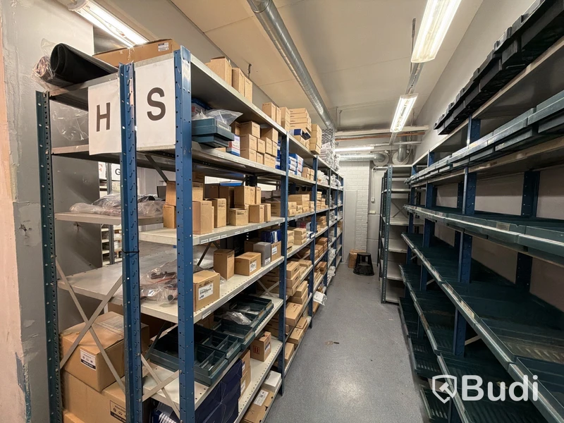 Stort reservdelslager till bilindustrin
