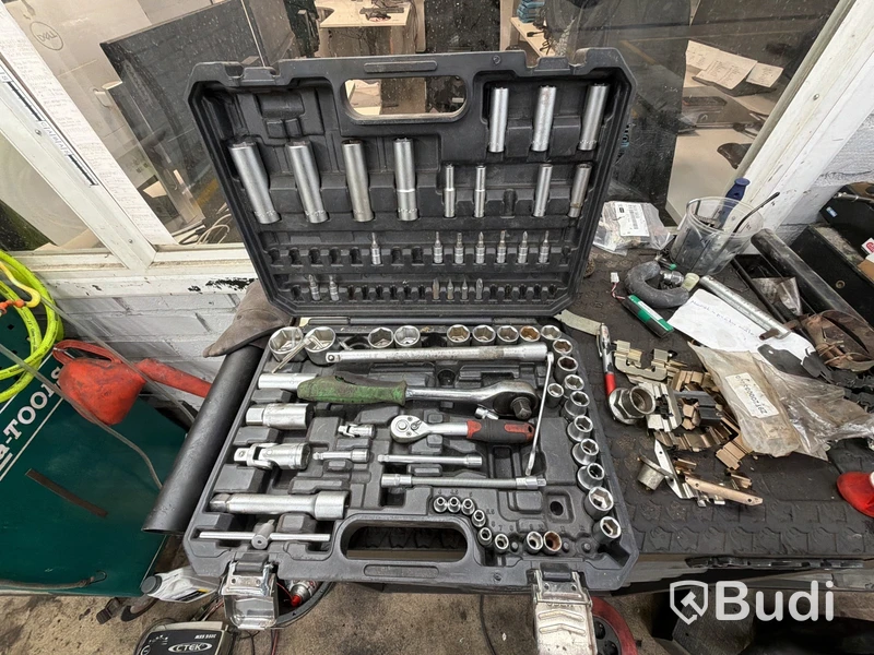 Verktygsvagn Boxo 100 cm, Makita skruvdragare 18V, powerfix hylsnyckelväska