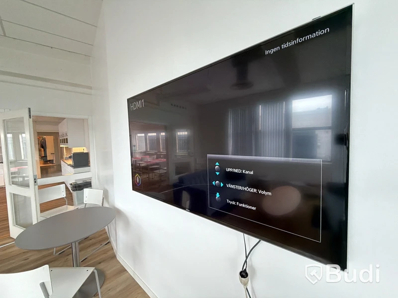 TV Samsung 65 tum UE65H6475SUXXE Full HD inkl. konferensbord på hjul