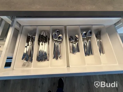 Parti med diverse köksutensilier
