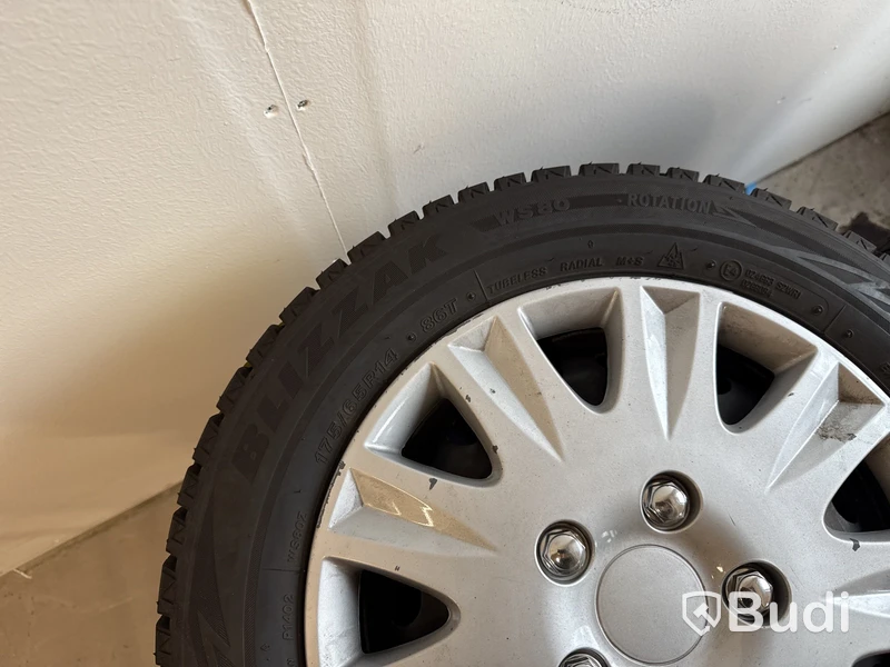 Däck med plåtfälg 4 st. Bridgestone 175/65 R14