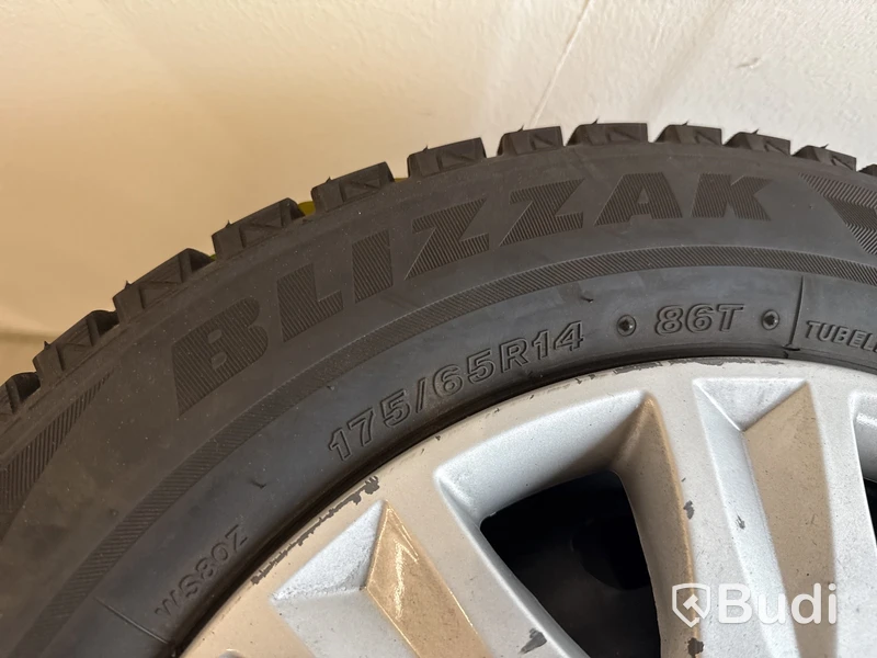 Däck med plåtfälg 4 st. Bridgestone 175/65 R14