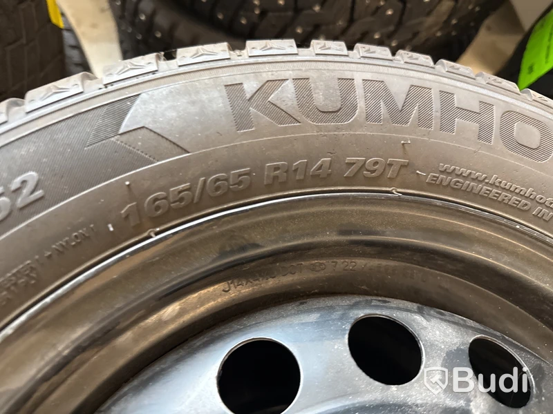 Däck Kumho WP52 165/65 R14 på stålfälg
