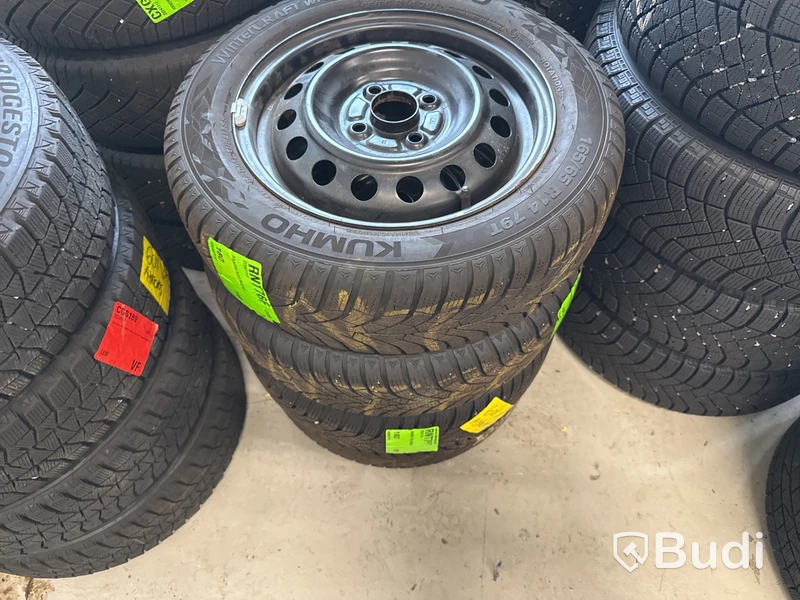 Däck Kumho WP52 165/65 R14 på stålfälg