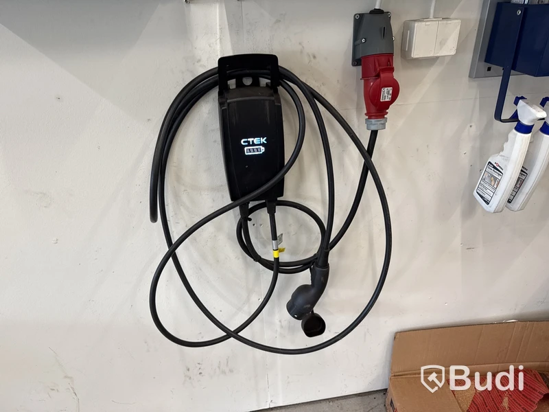 CTEK Njord Go elbilsladdare 11 kW med väggfäste