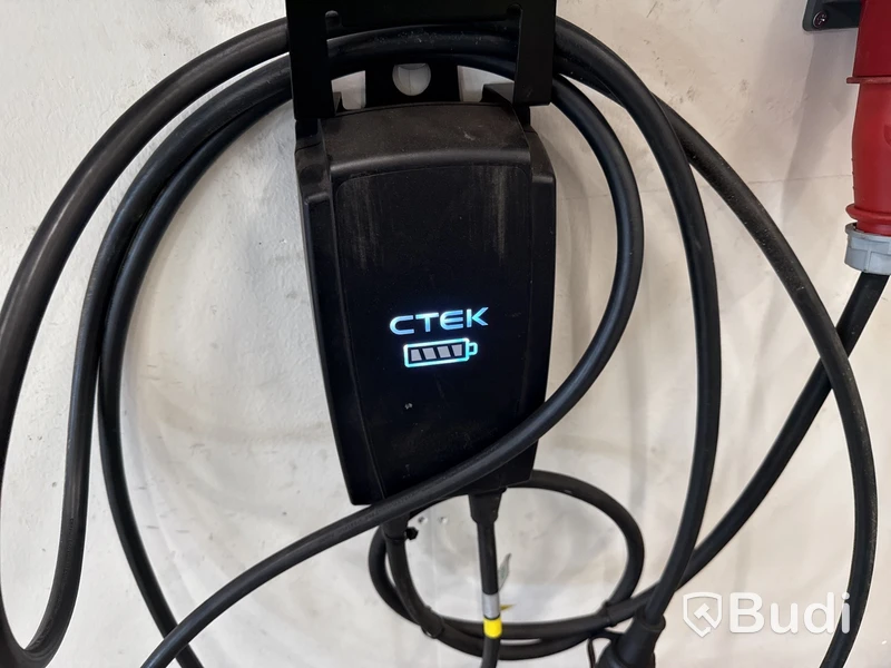 CTEK Njord Go elbilsladdare 11 kW med väggfäste