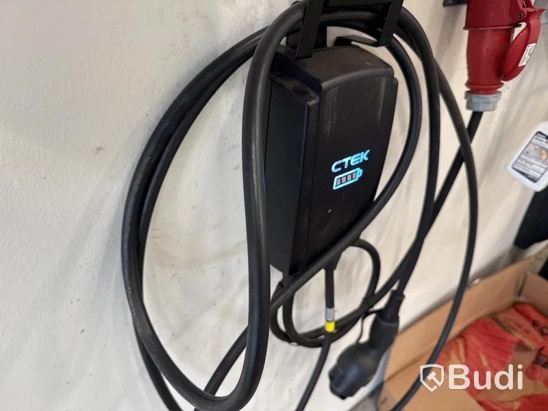CTEK Njord Go elbilsladdare 11 kW med väggfäste