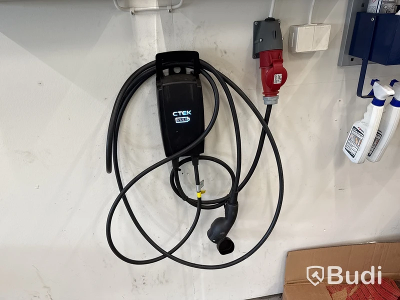 CTEK Njord Go elbilsladdare 11 kW med väggfäste